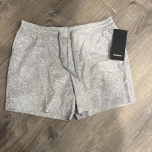 Lululemon Bowline Short 5” NWT